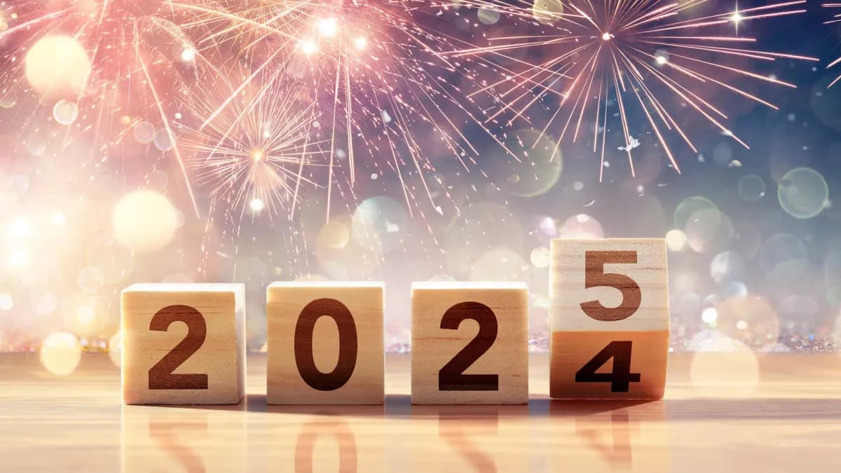 2025 blocks and fireworks